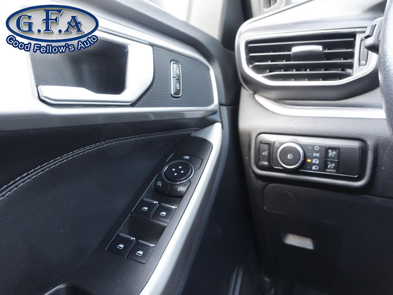 2023 Ford Explorer XLT MODEL, AWD, 7 PASSENGER, LEATHER SEATS, PANORA Photo