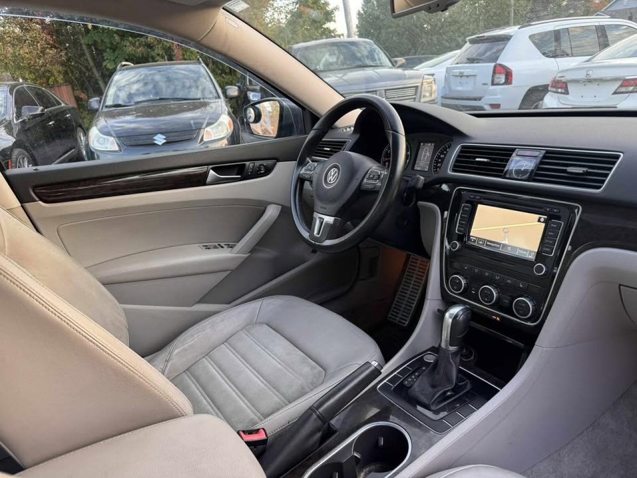 2015 Volkswagen Passat HIGHLINE - Photo #12