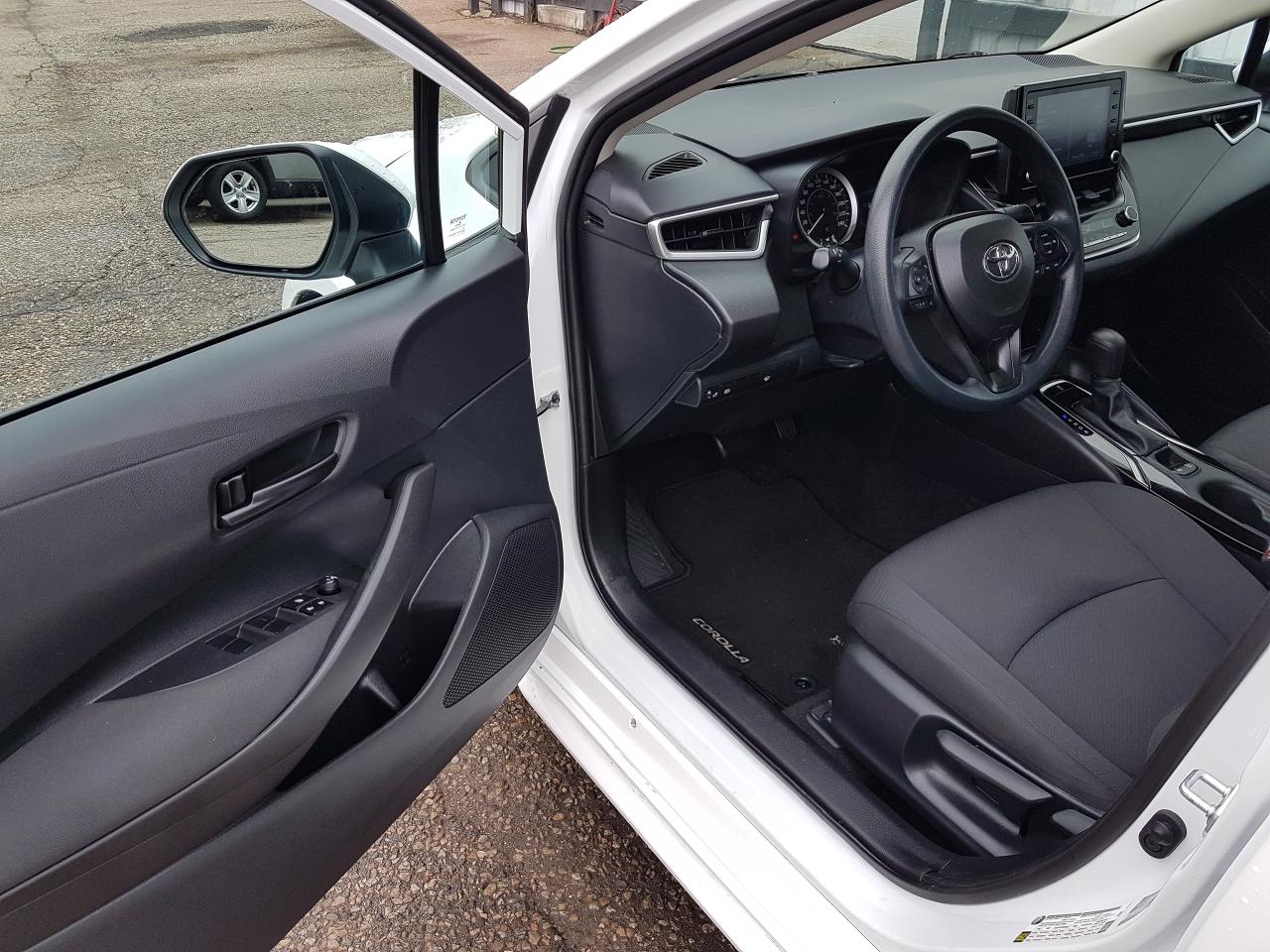 2020 Toyota Corolla LE *HEATED SEATS* Photo