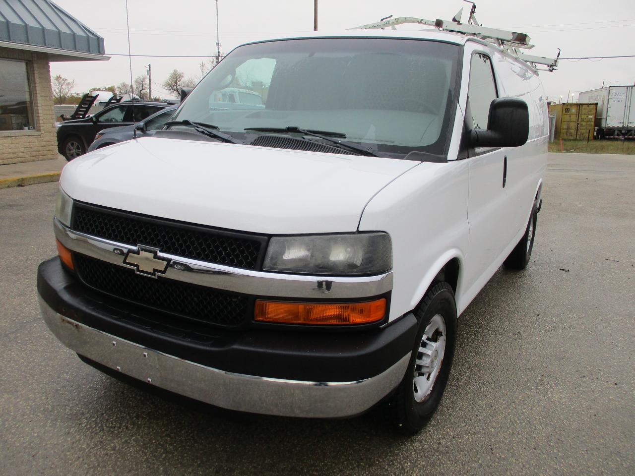 2013 Chevrolet Express Cargo Van RWD 2500 135" - Photo #2