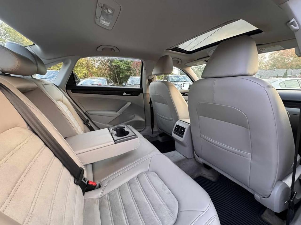 2015 Volkswagen Passat HIGHLINE - Photo #13