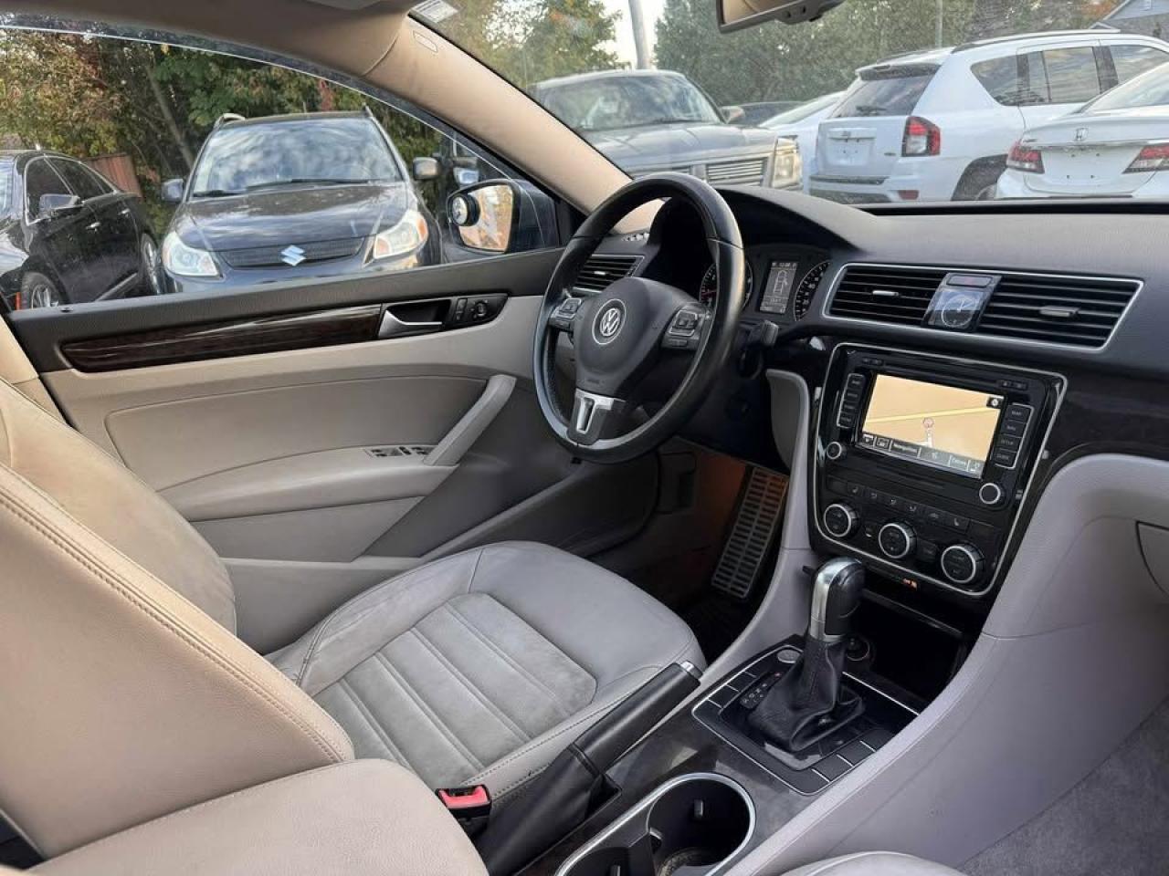 2015 Volkswagen Passat HIGHLINE - Photo #12