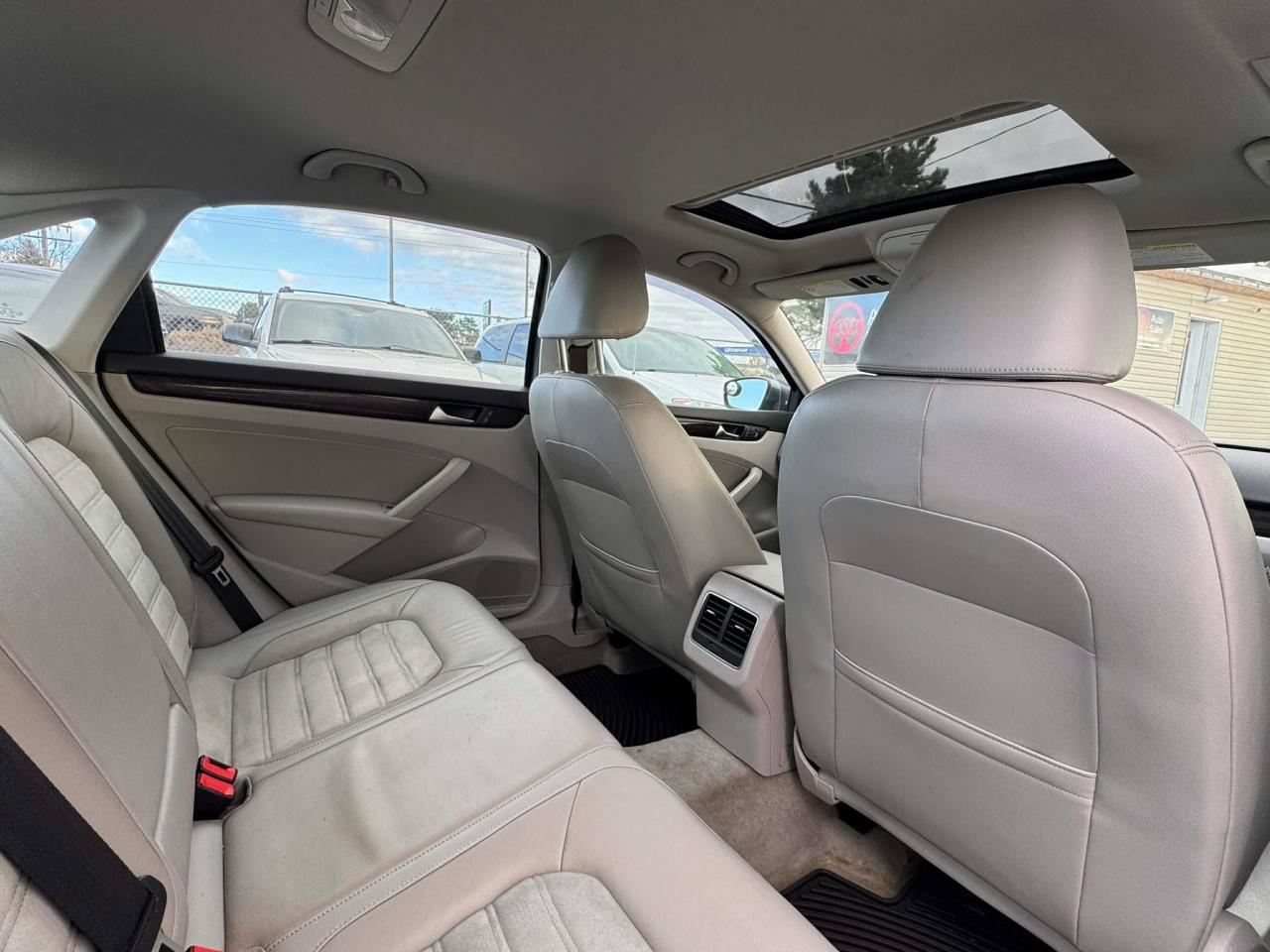 2015 Volkswagen Passat HIGHLINE Photo