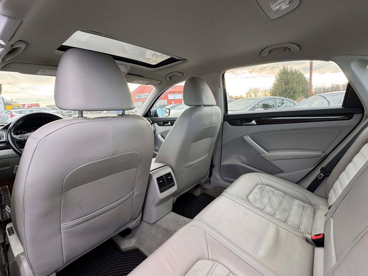 2015 Volkswagen Passat HIGHLINE Photo