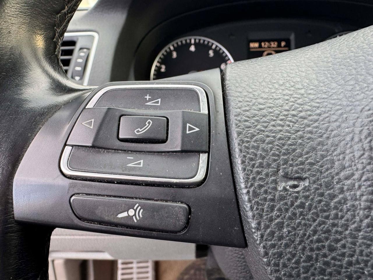 2015 Volkswagen Passat HIGHLINE Photo