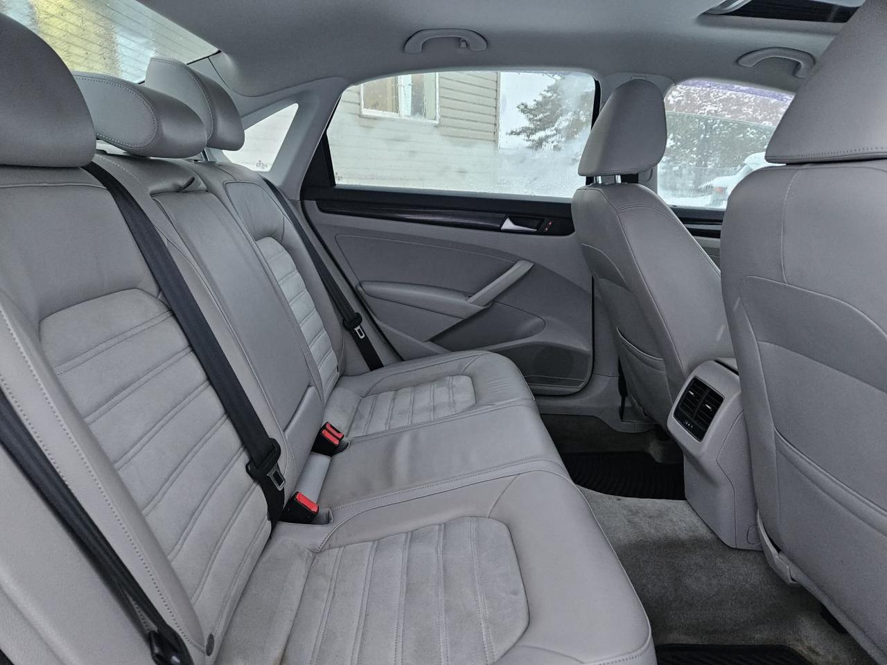 2015 Volkswagen Passat HIGHLINE Photo