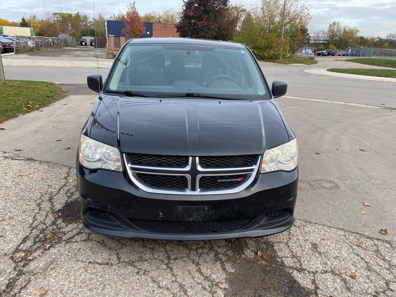 2013 Dodge Grand Caravan SE Photo2
