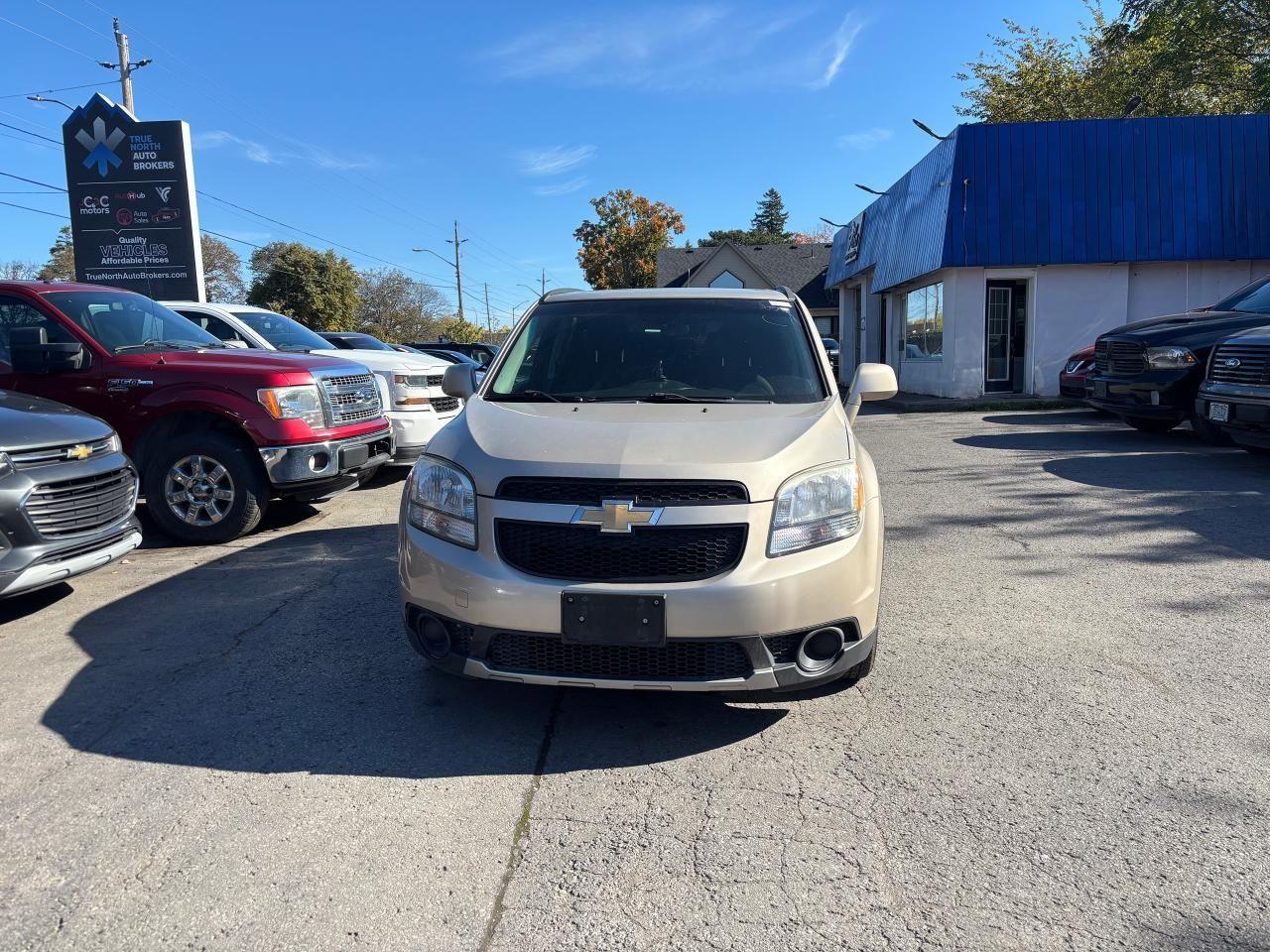 2012 Chevrolet Orlando 1LT - Photo #2