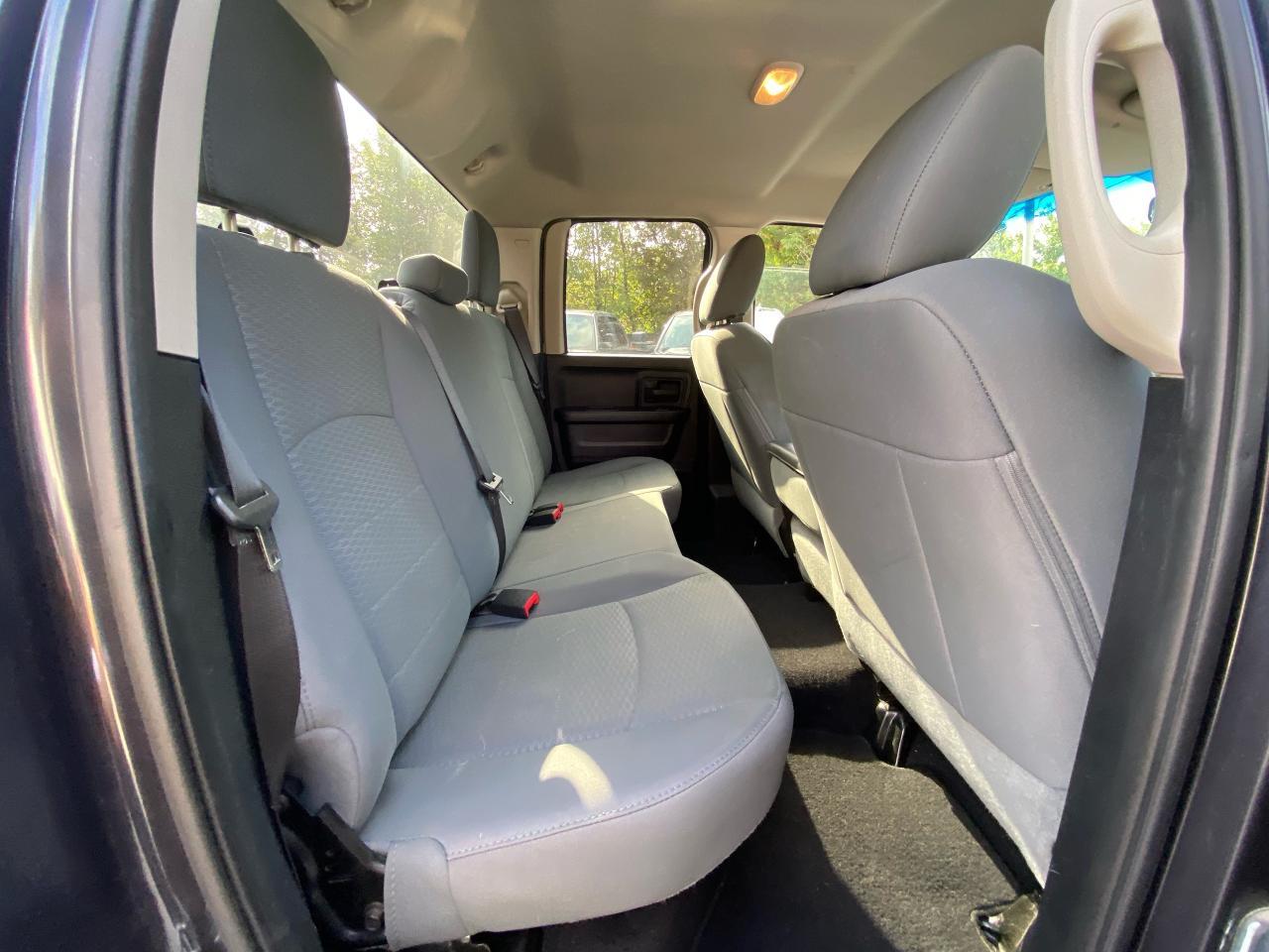 2015 RAM 1500 4WD QUAD CAB 140.5" ST - Photo #12