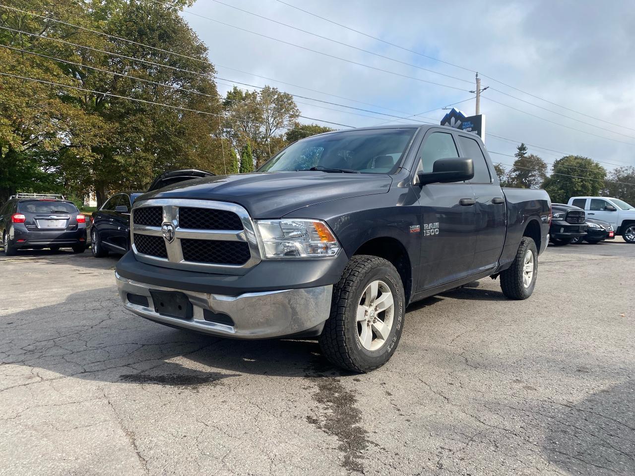 2015 RAM 1500 4WD QUAD CAB 140.5" ST - Photo #3
