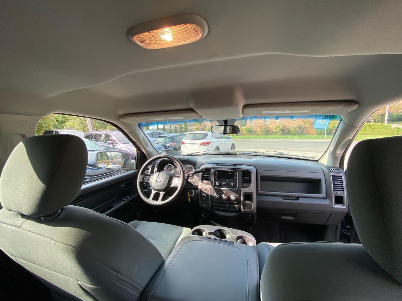 2015 RAM 1500 4WD QUAD CAB 140.5" ST - Photo #11