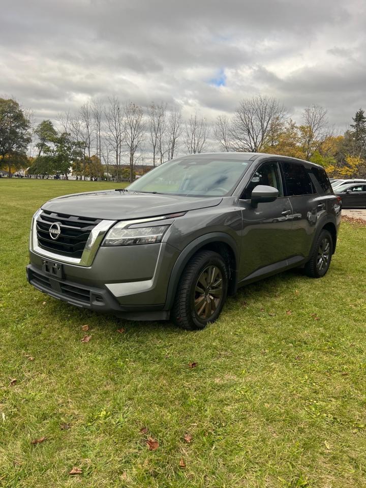 Used 2022 Nissan Pathfinder S 4WD *One Owner / 8-Seater for sale in Burlington, ON