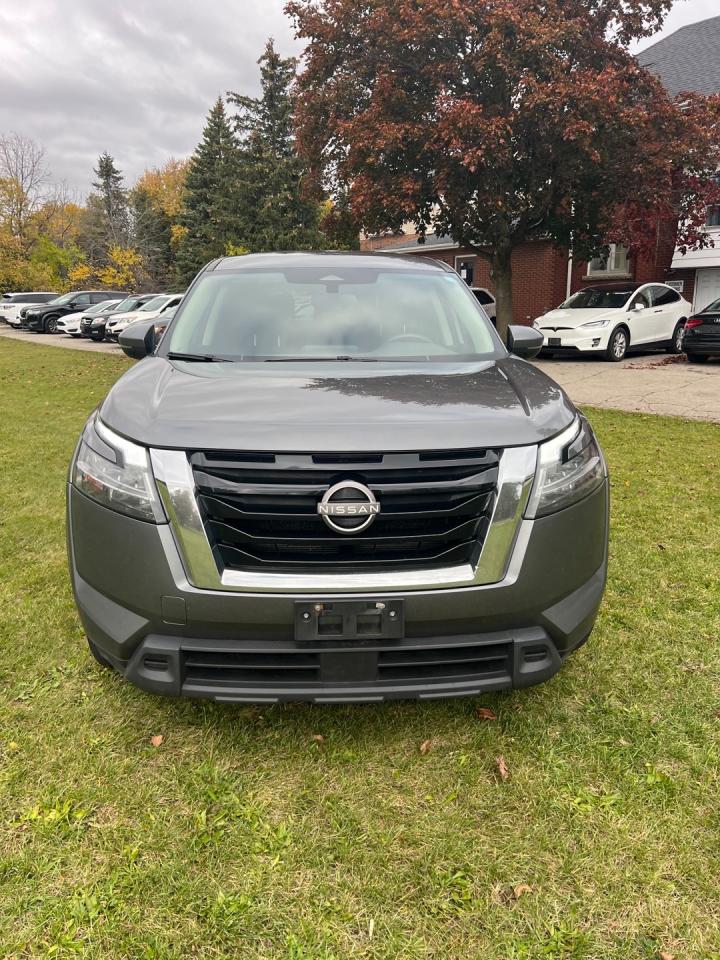 2022 Nissan Pathfinder S 4WD *One Owner / 8-Seater - Photo #2