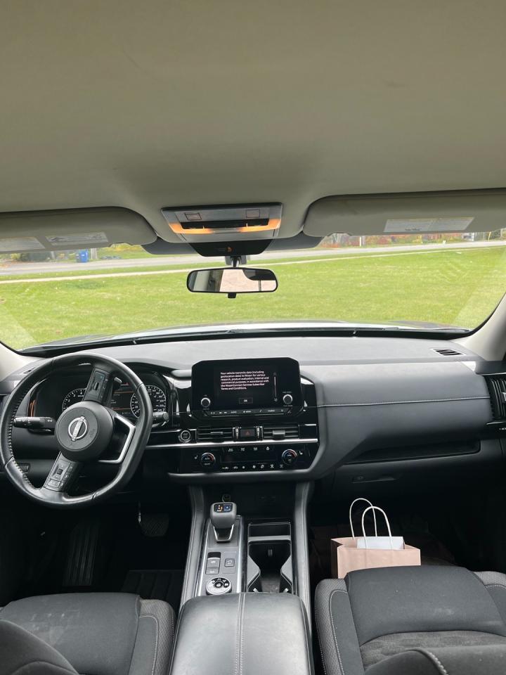 2022 Nissan Pathfinder S 4WD *One Owner / 8-Seater - Photo #11