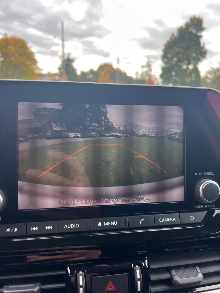 2022 Nissan Pathfinder S 4WD *One Owner / 8-Seater - Photo #15