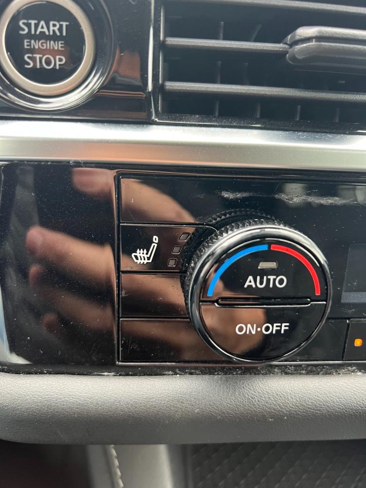 2022 Nissan Pathfinder S 4WD *One Owner / 8-Seater - Photo #16