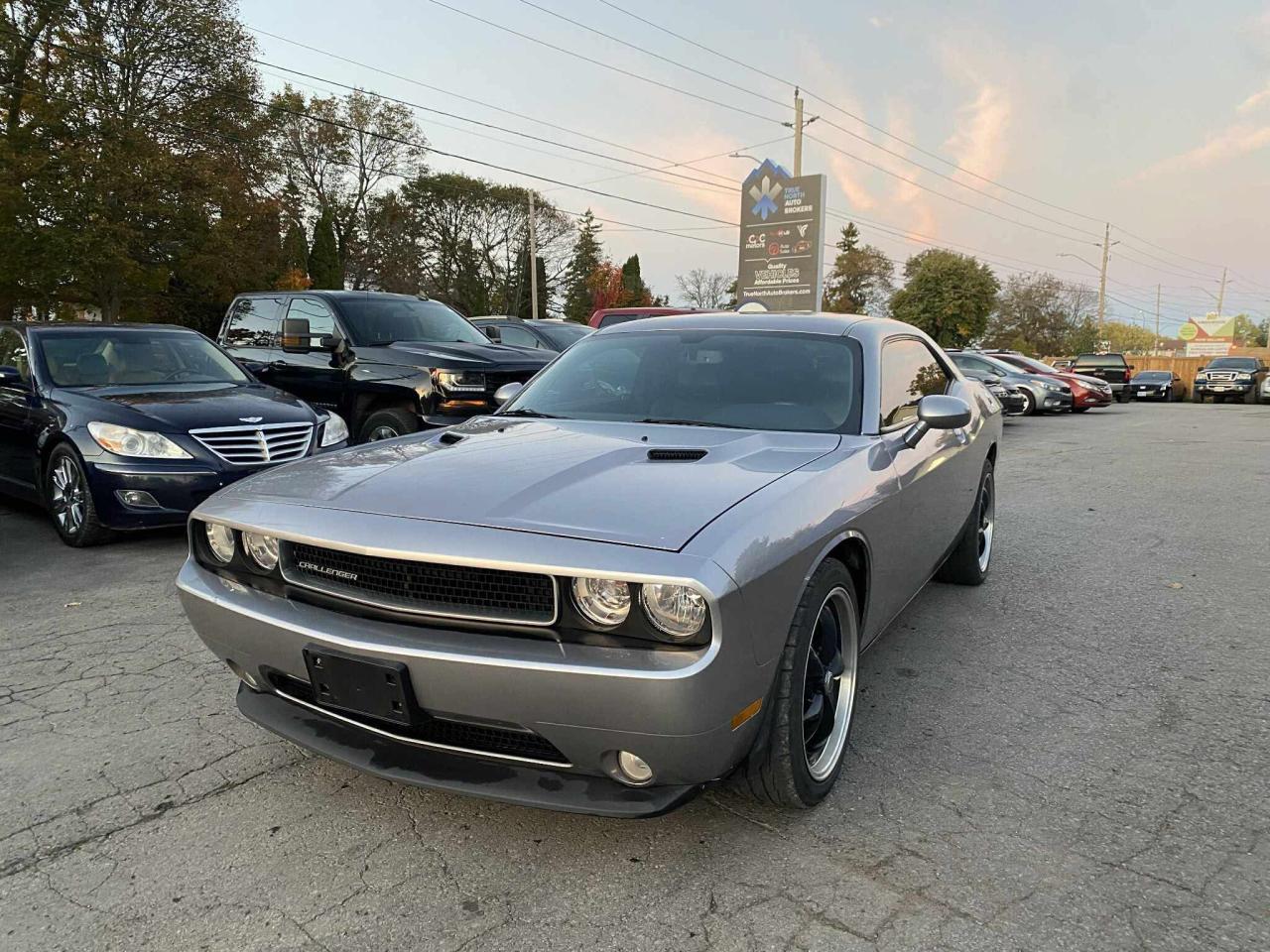2014 Dodge Challenger 2dr Cpe SXT Plus - Photo #3