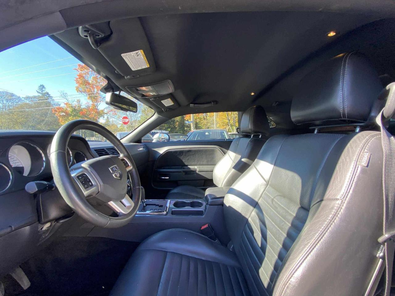 2014 Dodge Challenger 2dr Cpe SXT Plus - Photo #9