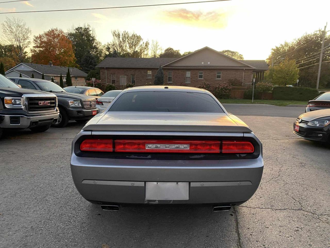 2014 Dodge Challenger 2dr Cpe SXT Plus - Photo #6