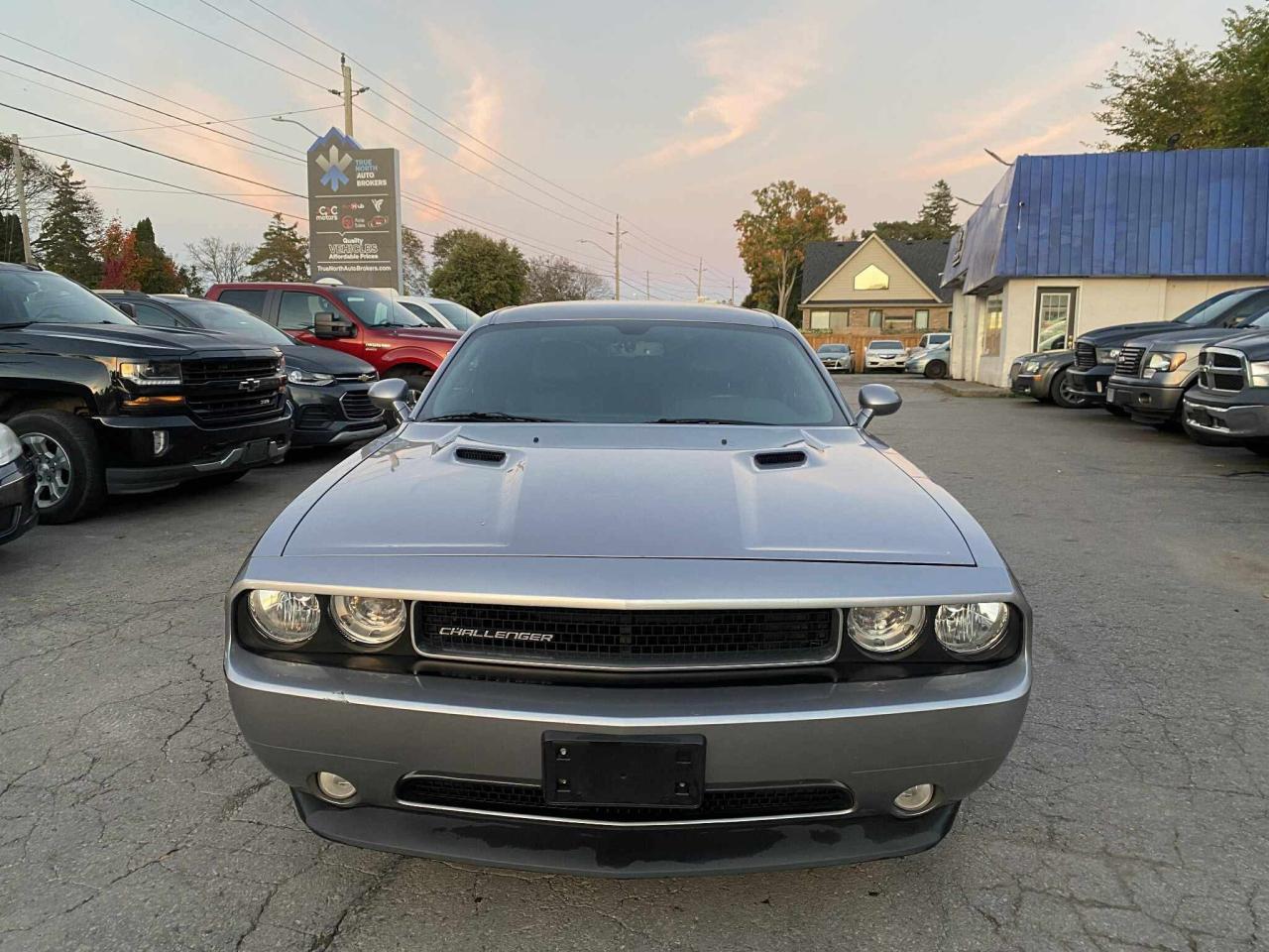 2014 Dodge Challenger 2dr Cpe SXT Plus - Photo #2