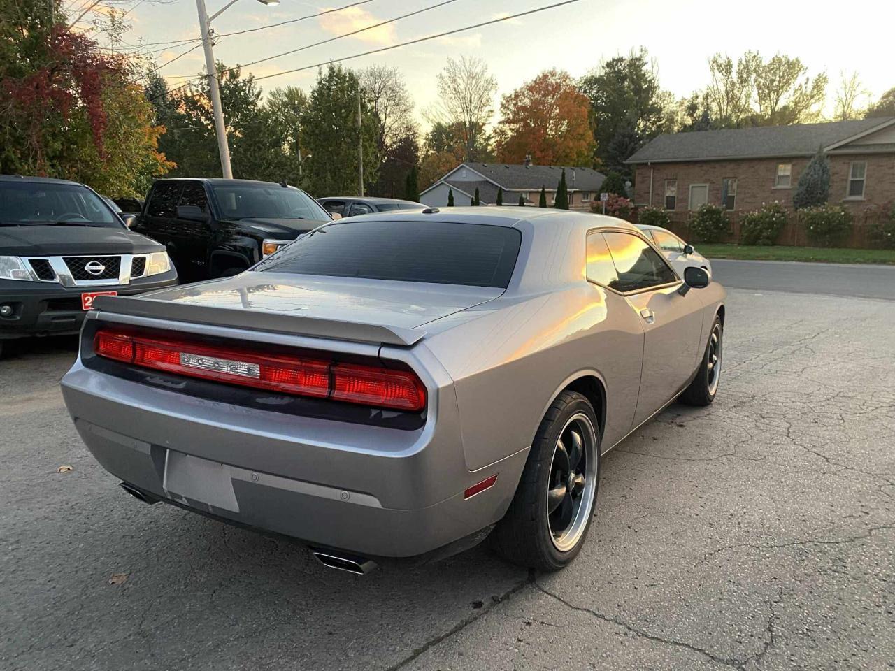 2014 Dodge Challenger 2dr Cpe SXT Plus - Photo #7