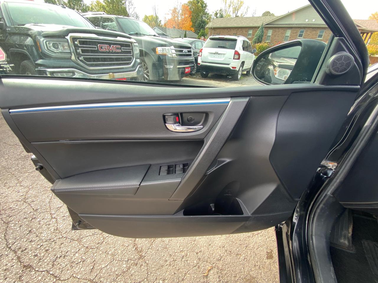 2014 Toyota Corolla S - Photo #15