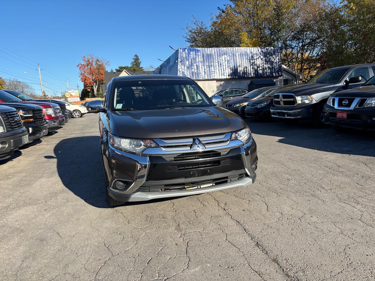 2016 Mitsubishi Outlander ES - Photo #1