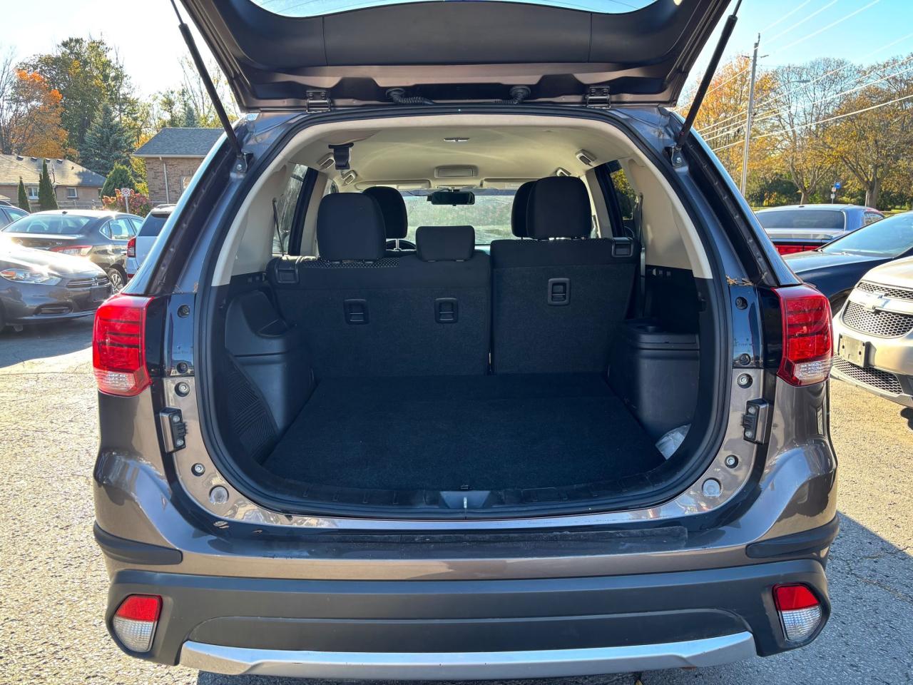 2016 Mitsubishi Outlander ES - Photo #7