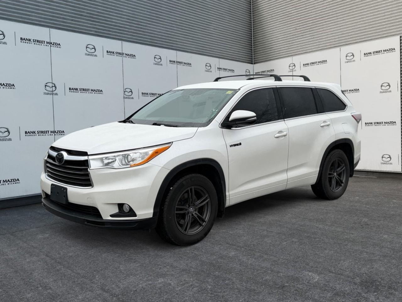 Used 2016 Toyota Highlander HYBRID AWD 4dr LE for sale in Ottawa, ON