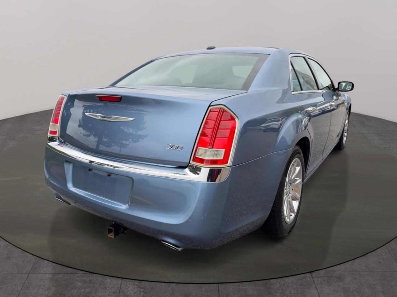 2011 Chrysler 300 4dr Sdn Limited RWD Photo