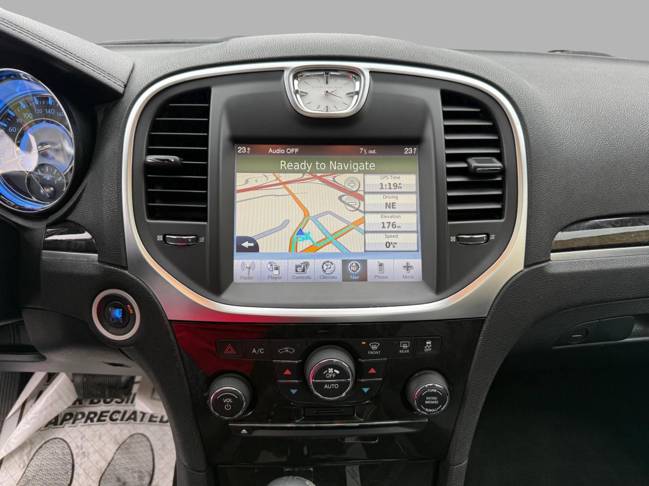 2011 Chrysler 300 4dr Sdn Limited RWD Photo