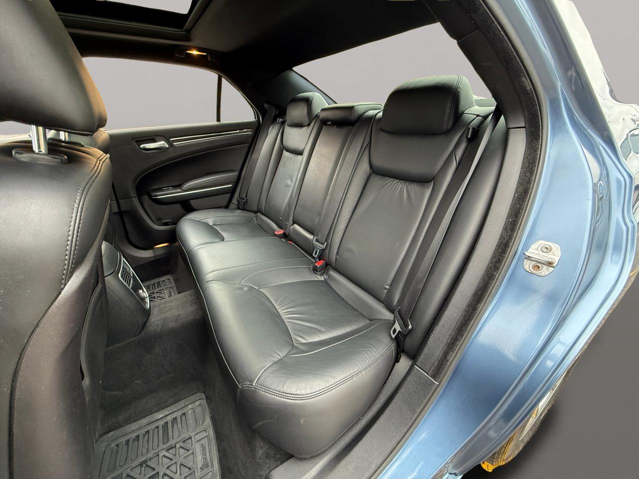 2011 Chrysler 300 4dr Sdn Limited RWD Photo