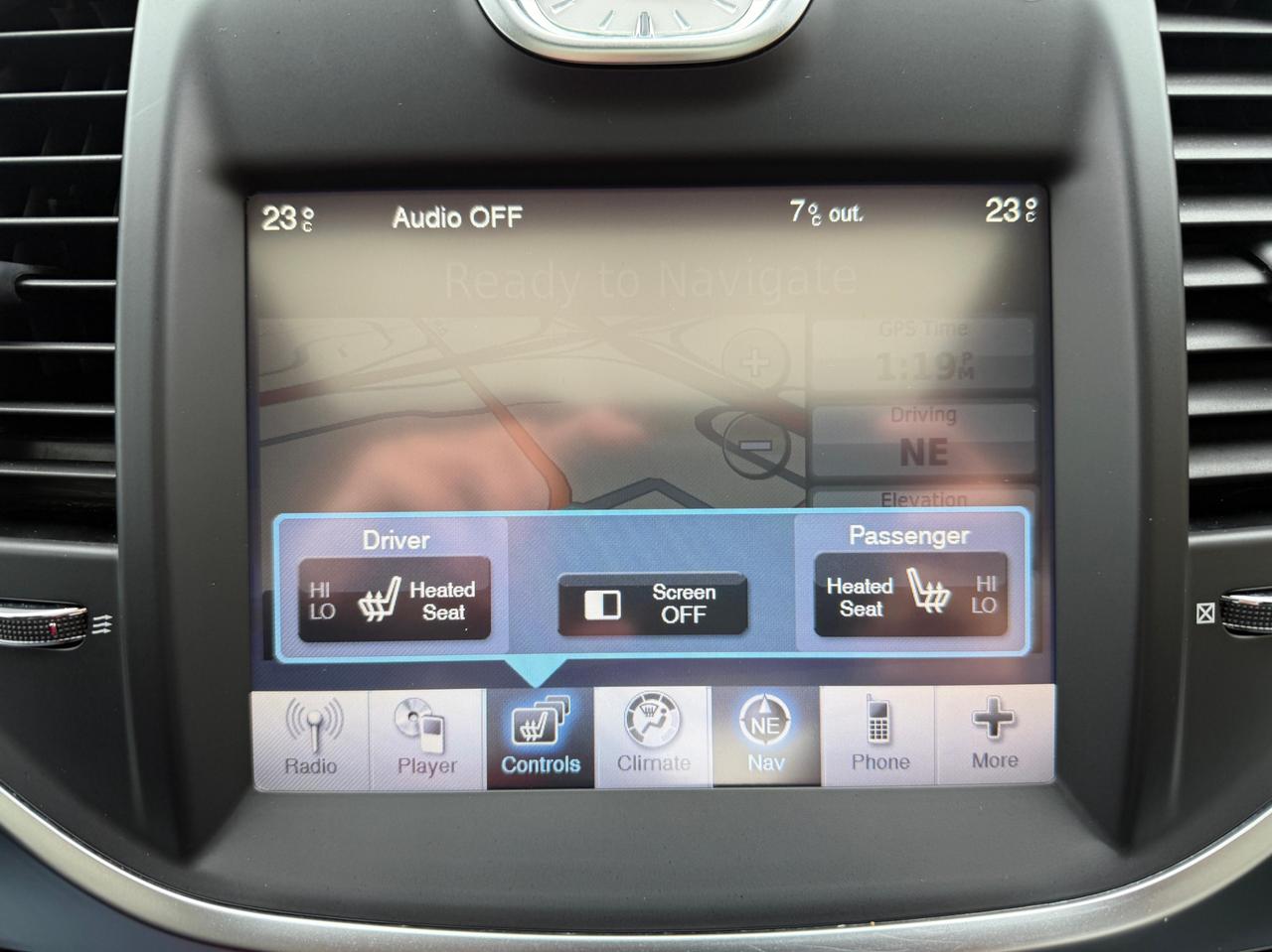 2011 Chrysler 300 4dr Sdn Limited RWD Photo