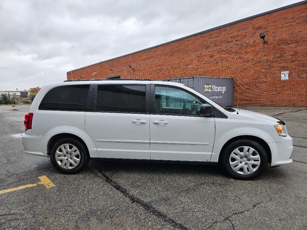 2014 Dodge Grand Caravan SE-FULL STOW AND GO-REAR POWER WINDOWS Photo