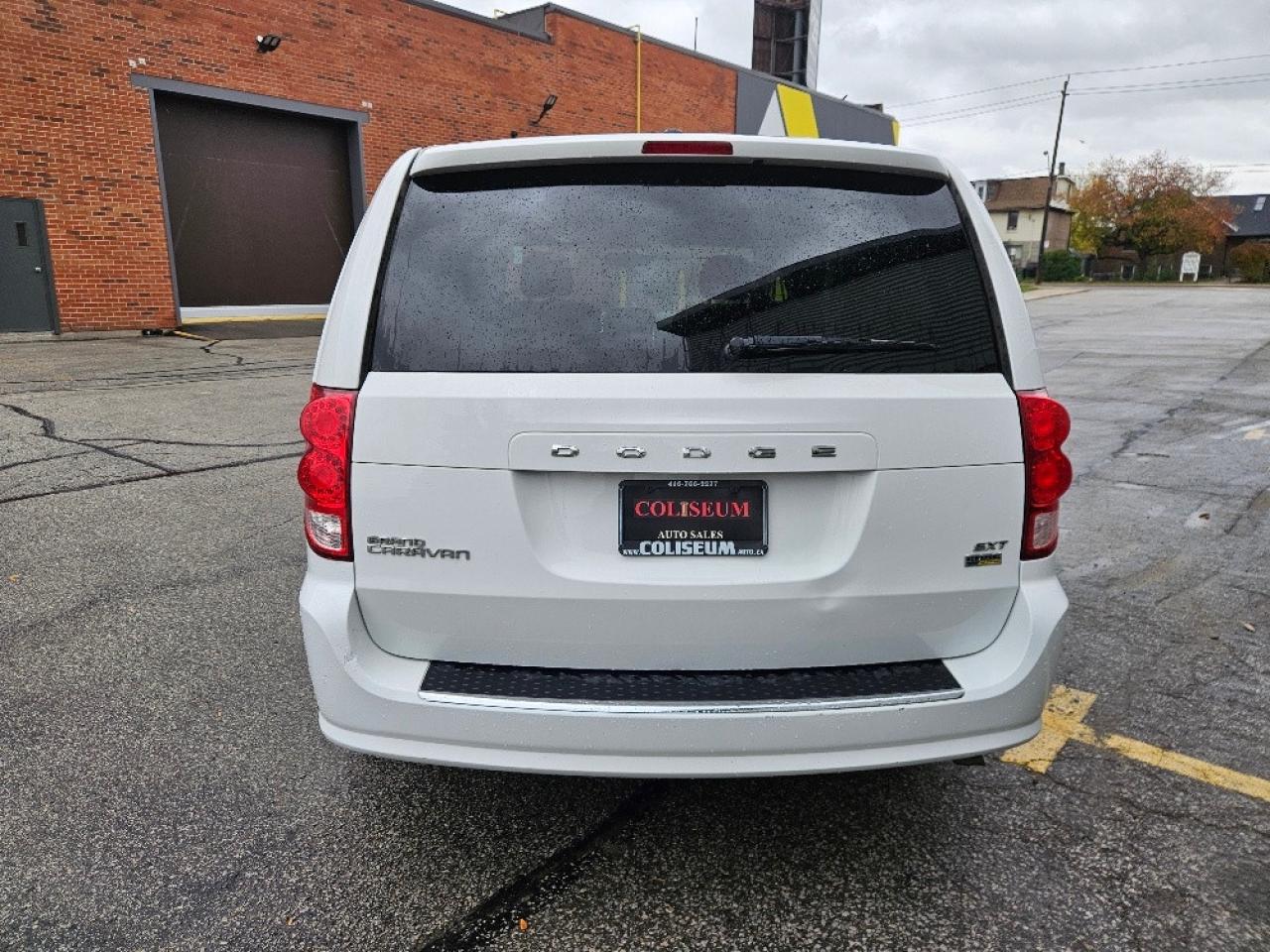 2014 Dodge Grand Caravan SE-FULL STOW AND GO-REAR POWER WINDOWS Photo