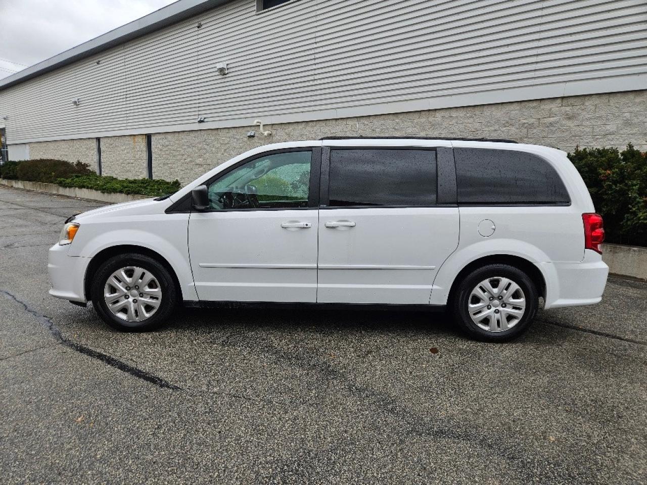 2014 Dodge Grand Caravan SE-FULL STOW AND GO-REAR POWER WINDOWS Photo