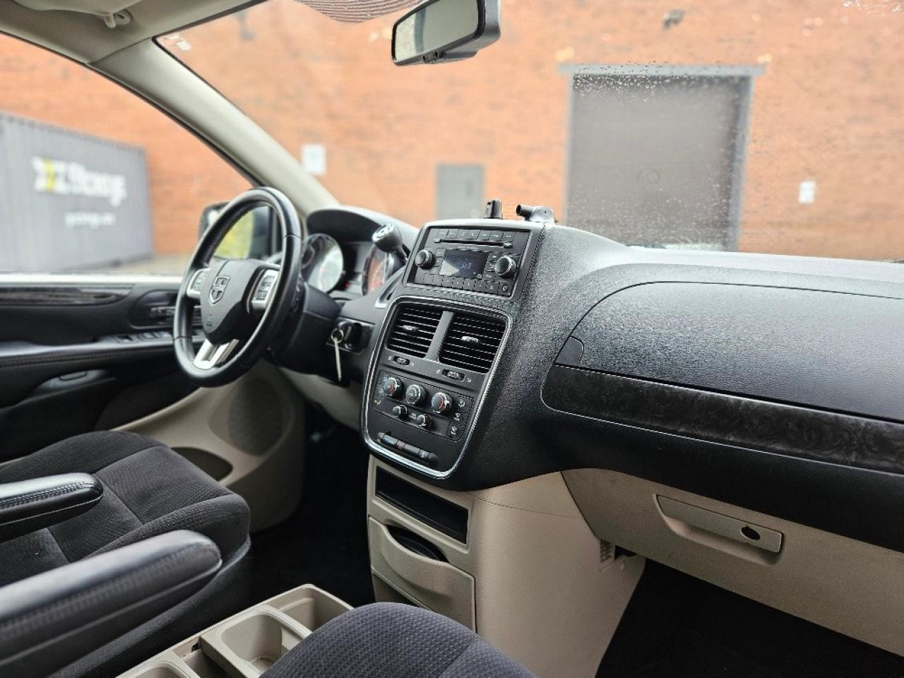 2014 Dodge Grand Caravan SE-FULL STOW AND GO-REAR POWER WINDOWS Photo