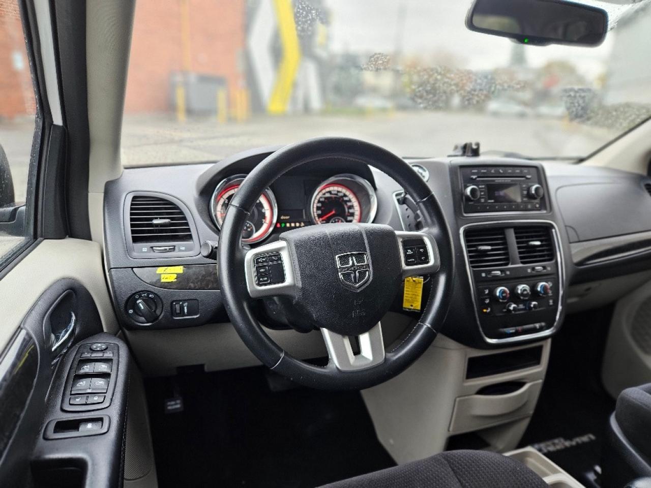 2014 Dodge Grand Caravan SE-FULL STOW AND GO-REAR POWER WINDOWS Photo