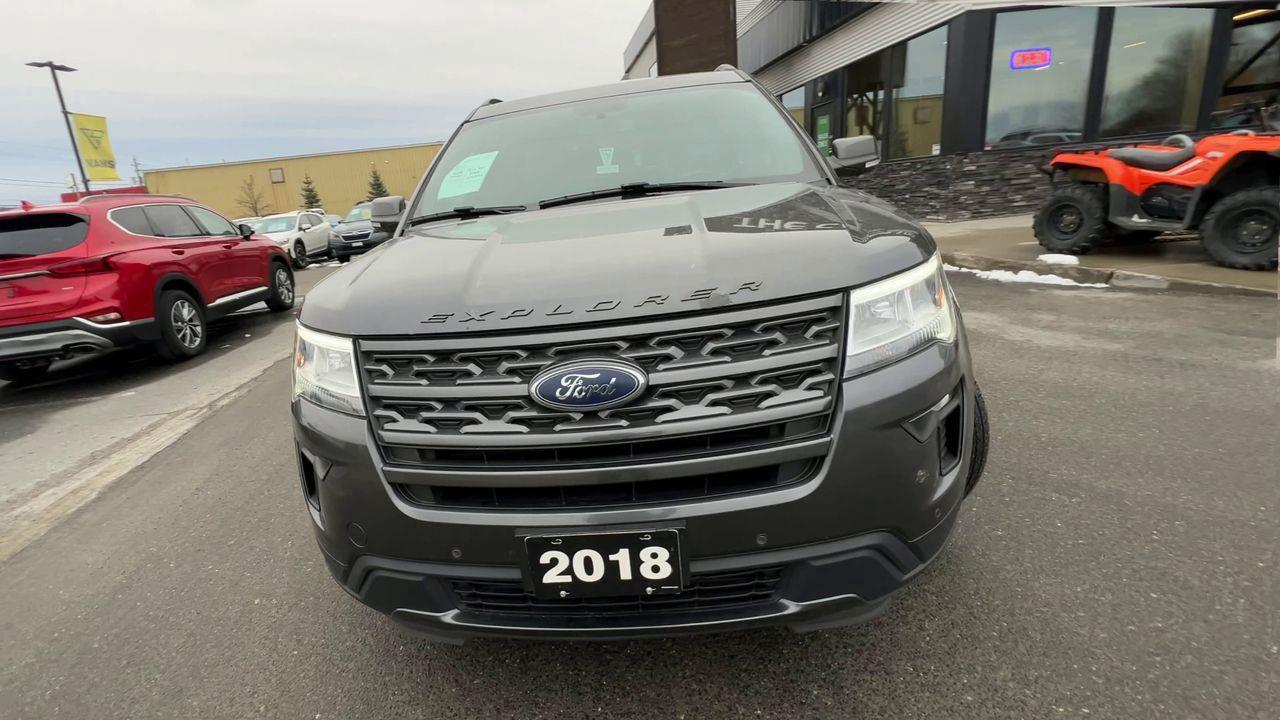 2018 Ford Explorer XLT 4X4, 7 PASSENGER, MOONROOF, BACK UP CAMERA, HEATED FRONT SEATS!! Photo2