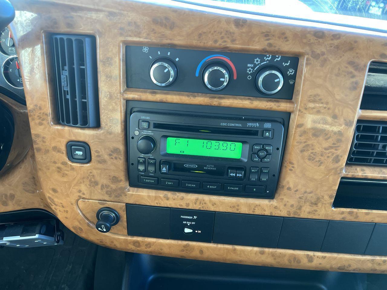 2009 Chevrolet Express A/C, MOTORHOME, CRUISE CONTROL, BACK UP CAMERA!! Photo