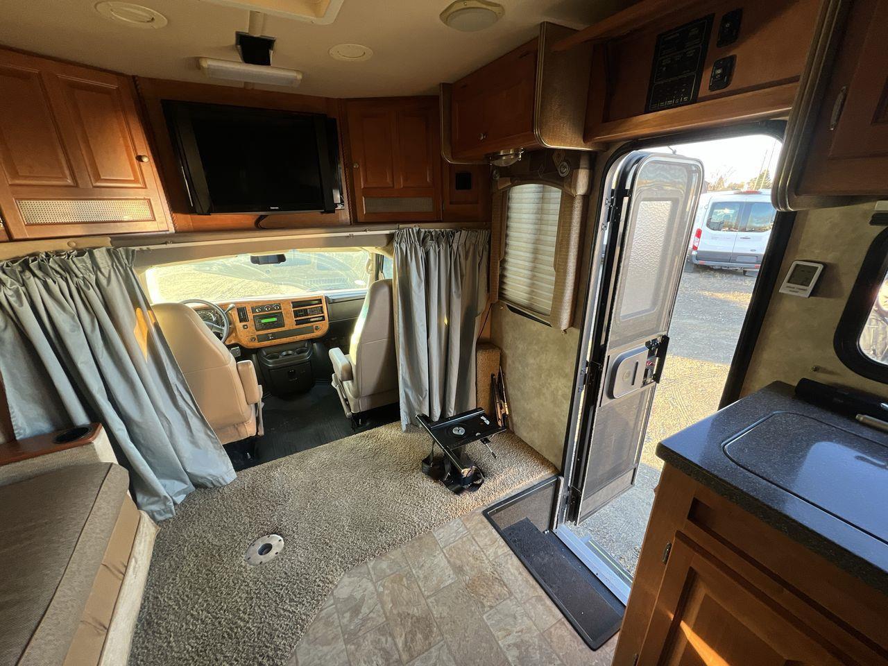 2009 Chevrolet Express A/C, MOTORHOME, CRUISE CONTROL, BACK UP CAMERA!! Photo