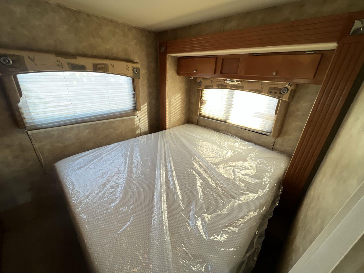 2009 Chevrolet Express A/C, MOTORHOME, CRUISE CONTROL, BACK UP CAMERA!! Photo