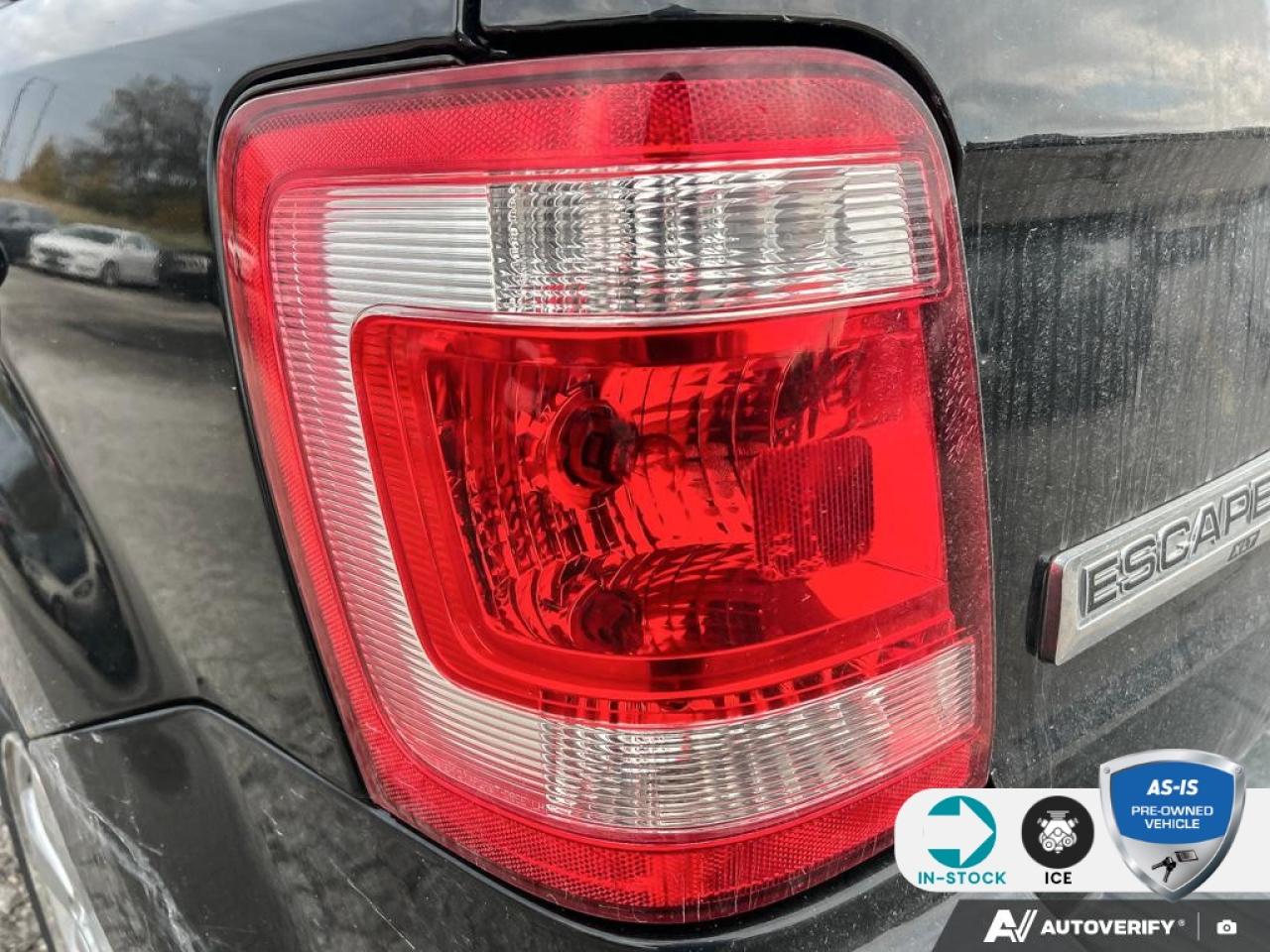 2011 Ford Escape XLT Automatic 310A | CONVENIENCE PKG | MOONROOF | CANAIDAN WINTE Photo