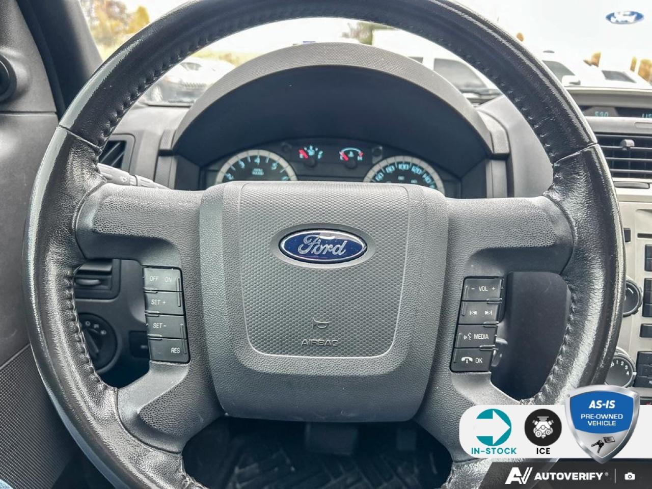 2011 Ford Escape XLT Automatic 310A | CONVENIENCE PKG | MOONROOF | CANAIDAN WINTE Photo