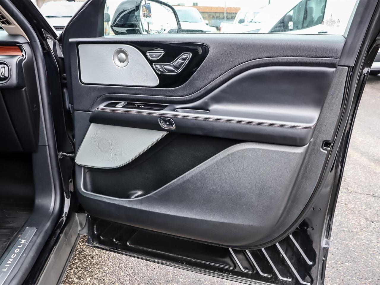 2022 Lincoln Aviator Monochromatic Pkg. | Reserve Pkg. | Roof | V6 | Apple Car Play | Photo