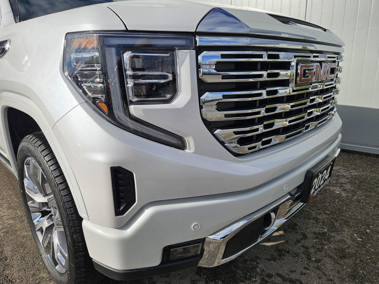 2024 GMC Sierra 1500 Denali Reserve | Sunroof | Tech Pkg | 22" Wheels Photo