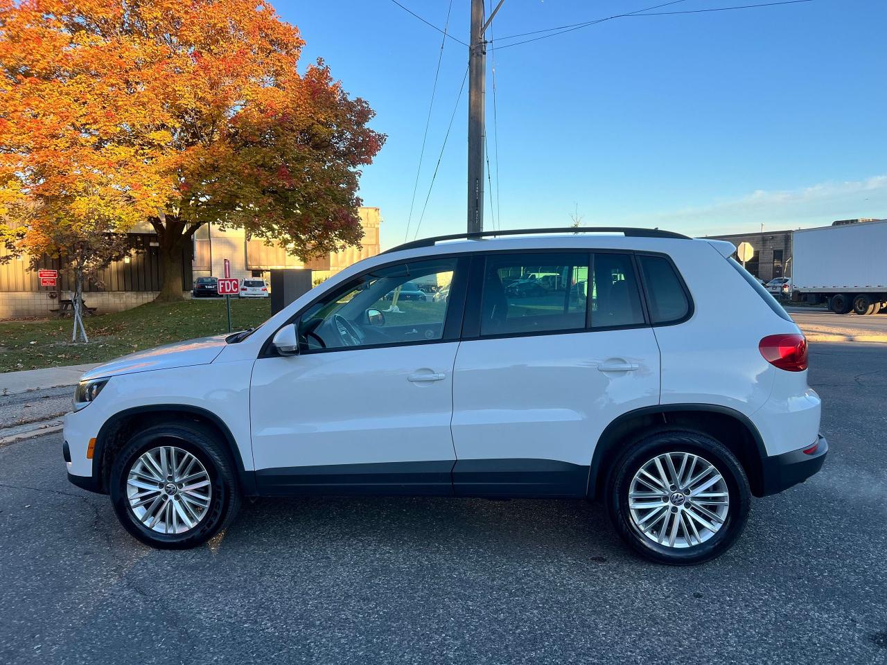 2016 Volkswagen Tiguan COMFORTLINE Photo3