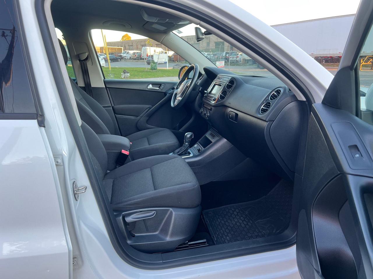 2016 Volkswagen Tiguan COMFORTLINE - Photo #11