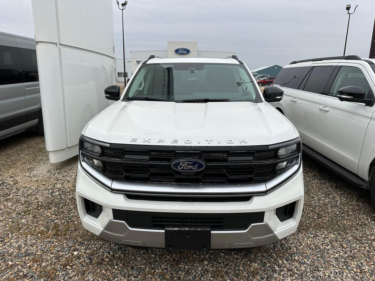 2025 Ford Expedition PLATINUM MAX 4x4 600A Photo