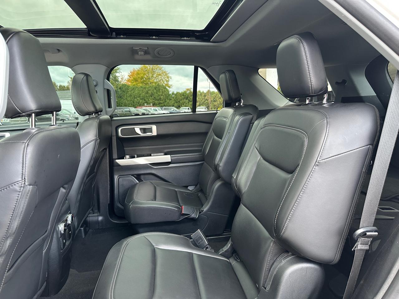 2022 Ford Explorer XLT Photo